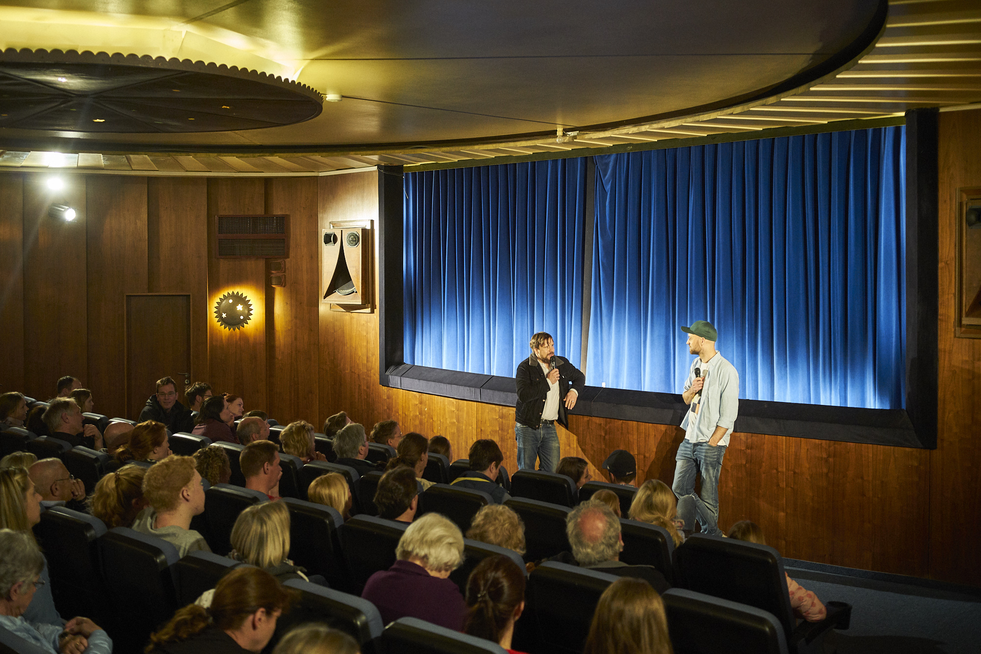 Zwei Familien Auf Weltreise