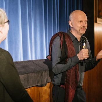 Regisseur Veil Helmer diskutiert mit dem Publikum und beantwortet Fragen, Foto: Kiefer.