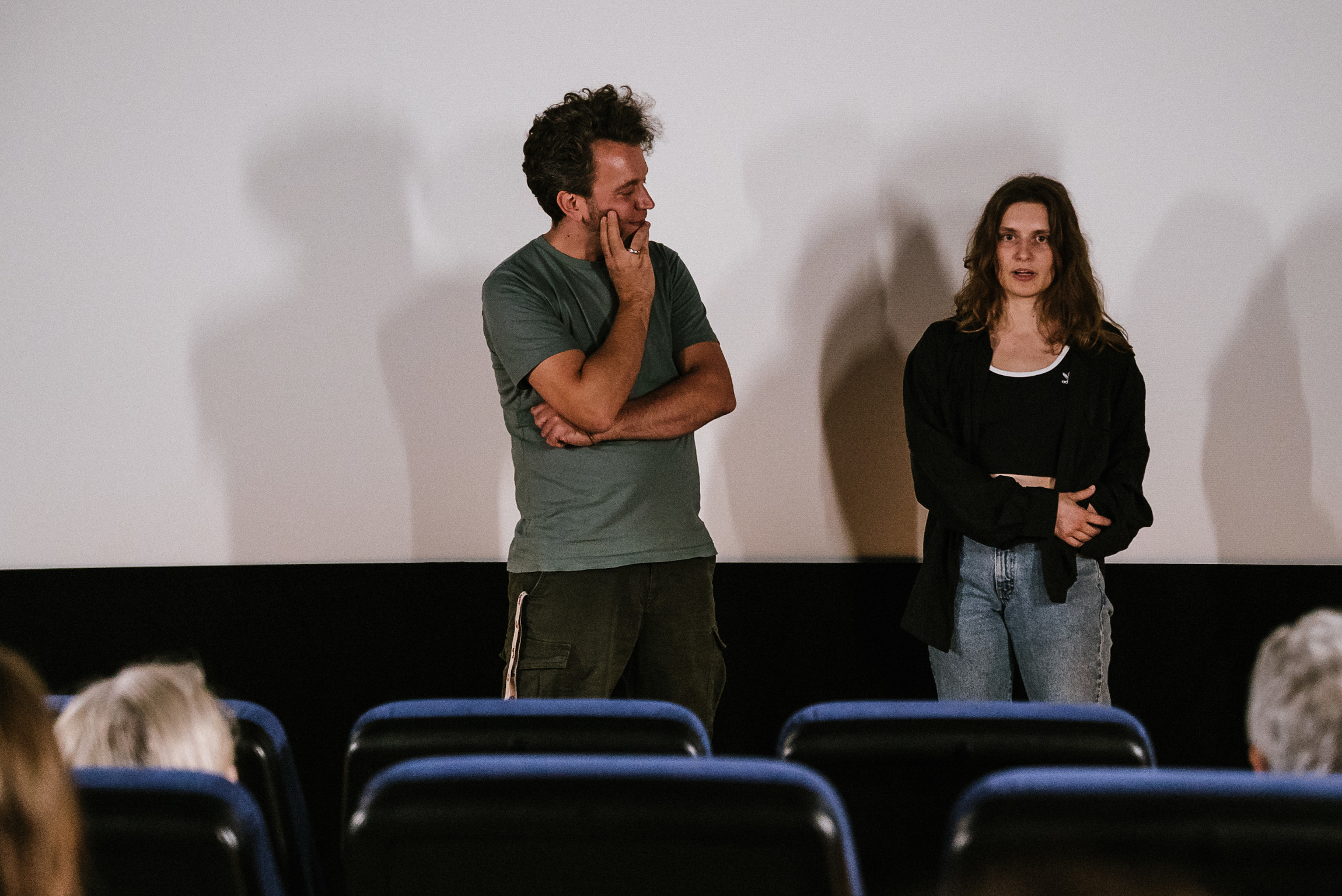 MILCH INS FEUER: Premiere im Metropol
