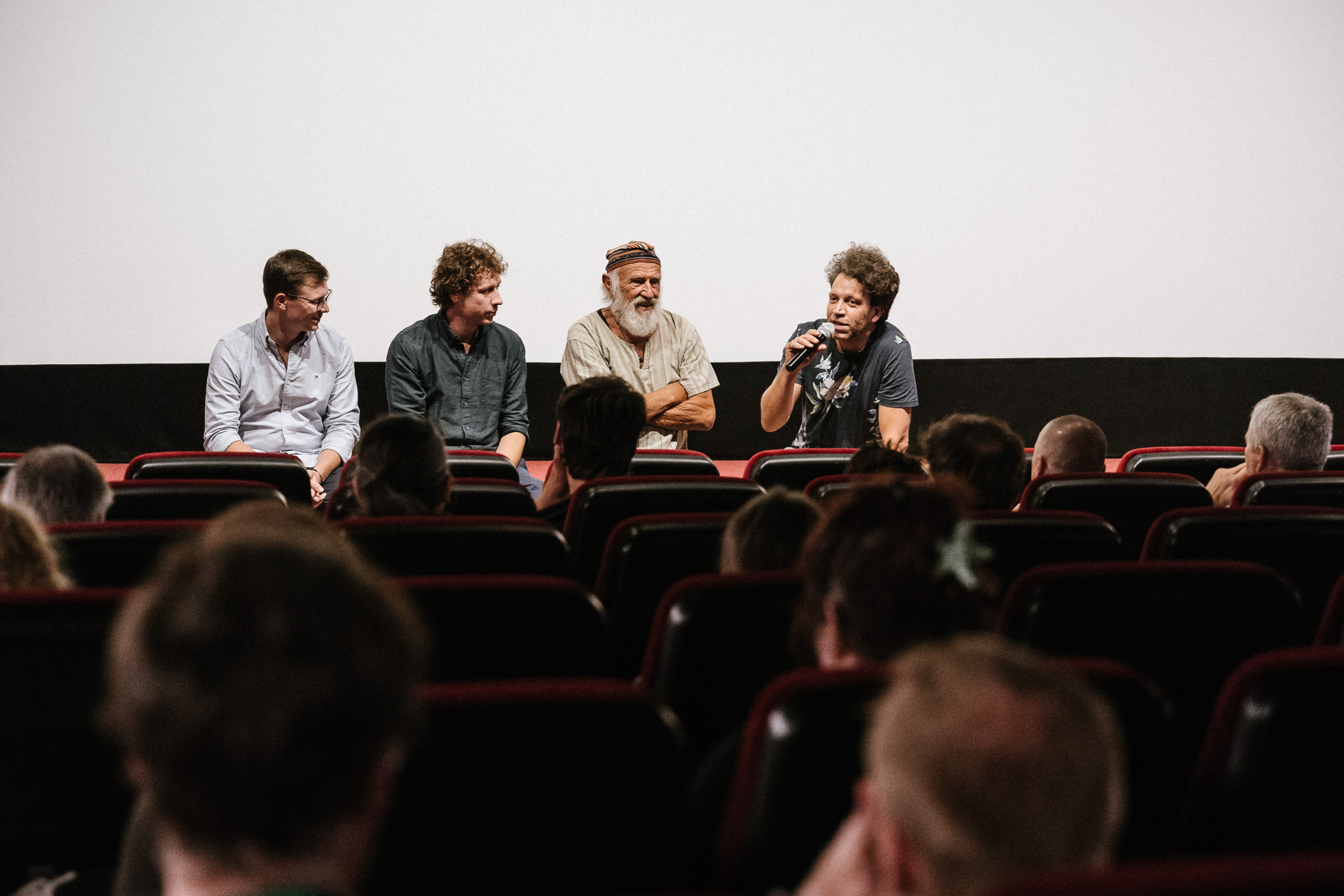 AUSGSTING: Premiere im Metropol