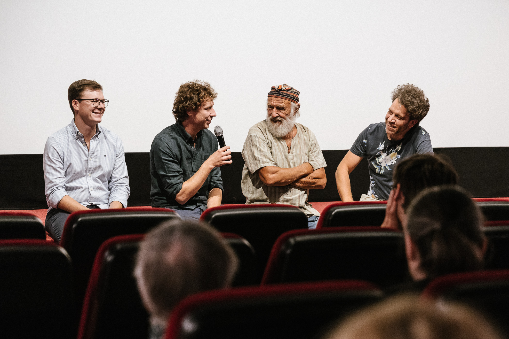 AUSGSTING: Premiere im Metropol