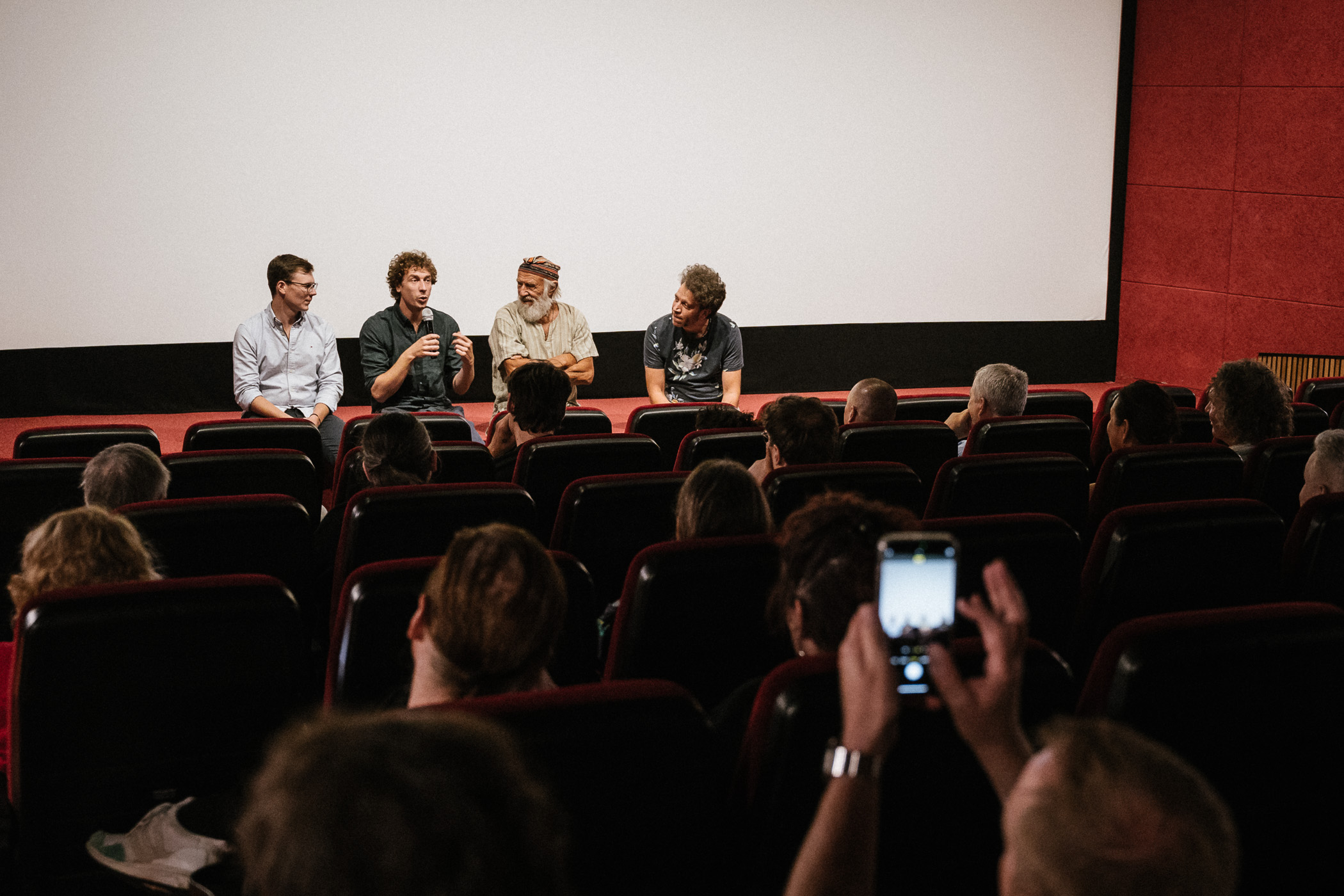 AUSGSTING: Premiere im Metropol