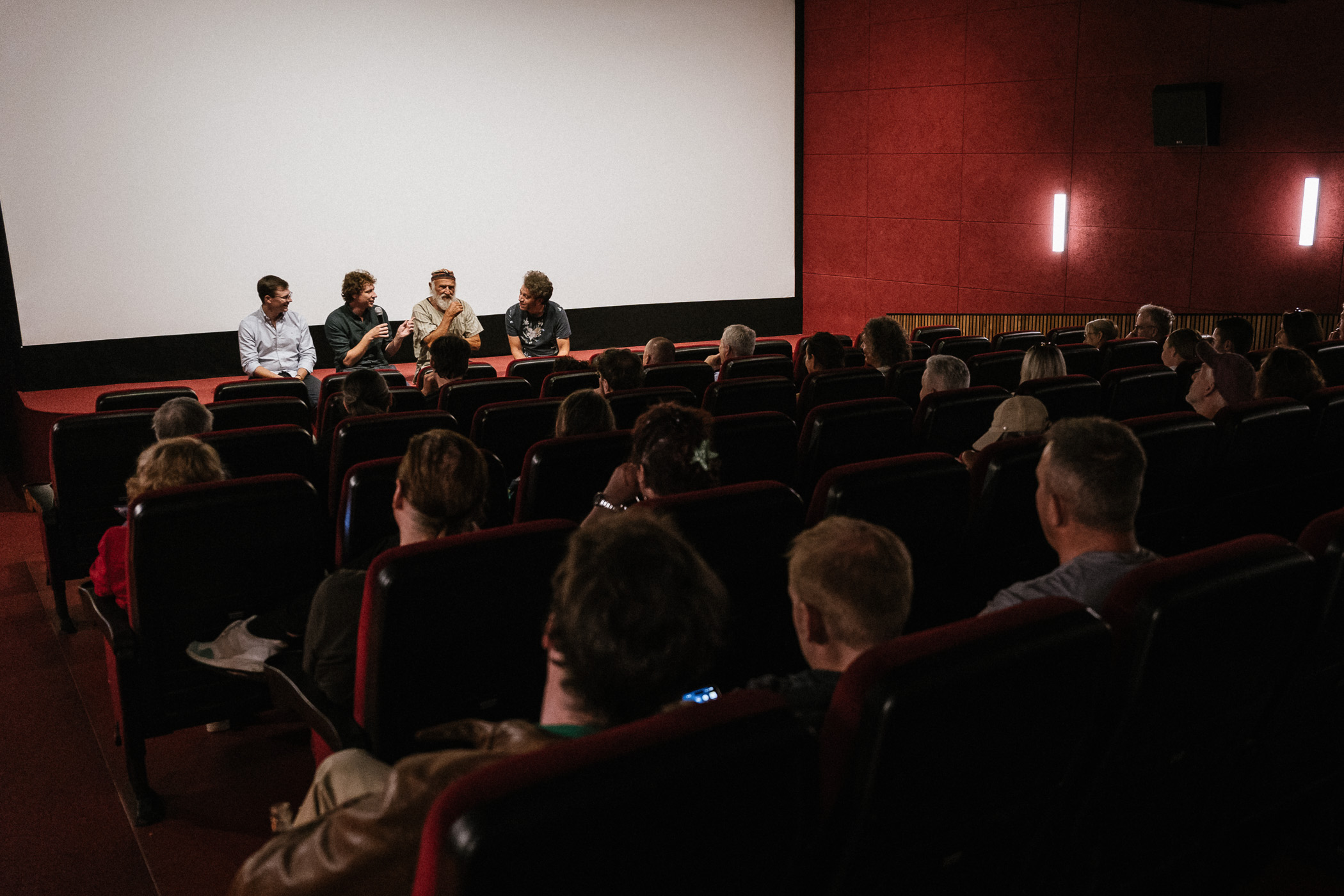 AUSGSTING: Premiere im Metropol