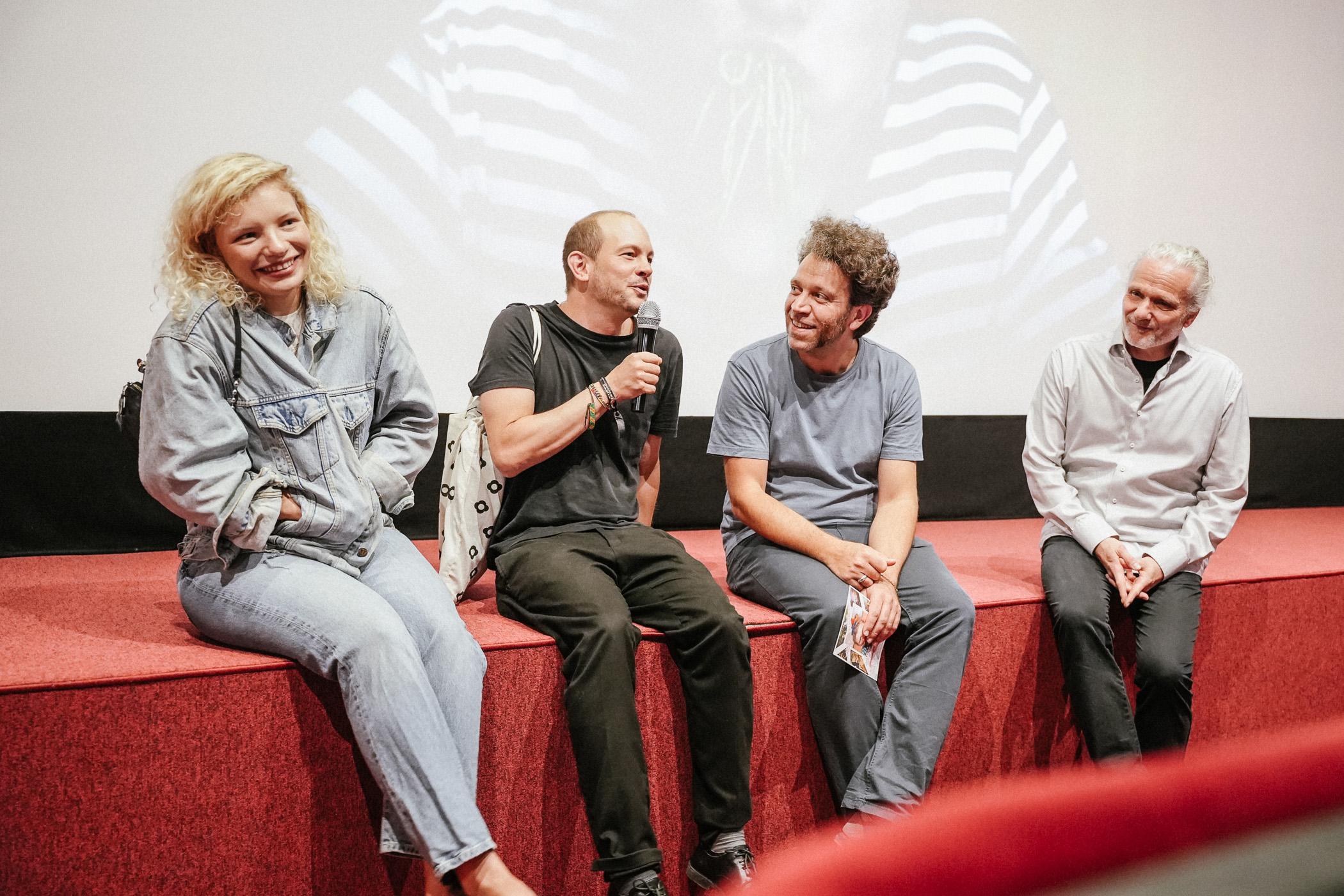 HOW TO BE NORMAL: Deutschlandpremiere im Metropol