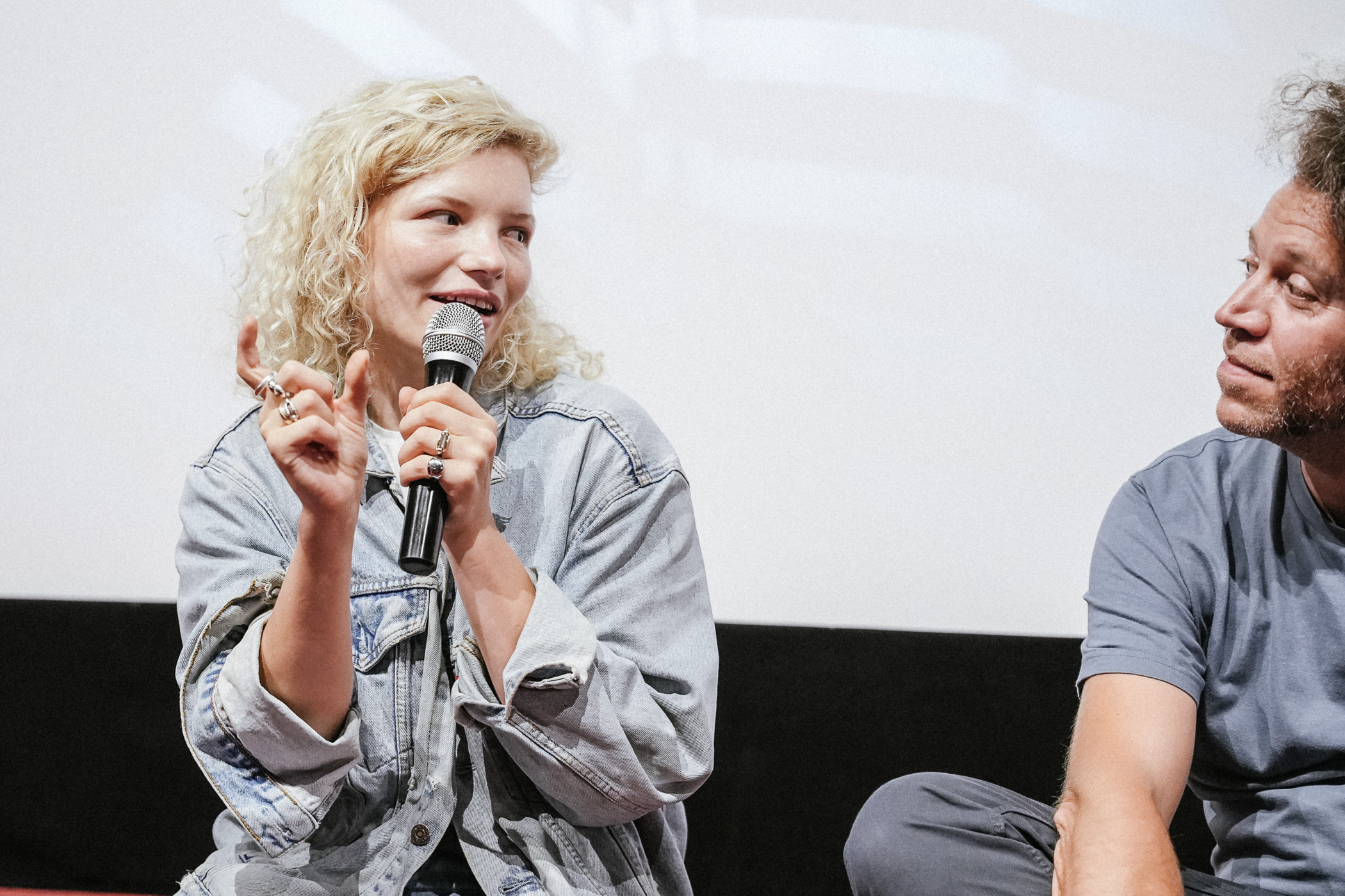 HOW TO BE NORMAL: Deutschlandpremiere im Metropol