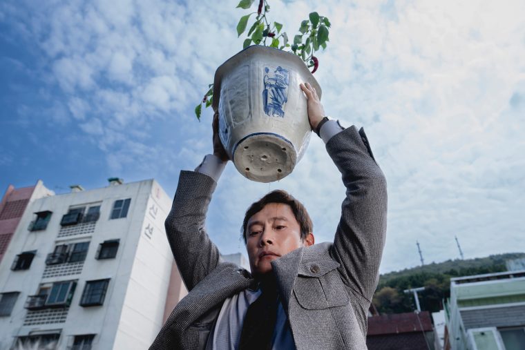 Lee Byung-hun in No other choice Lee Byung-hun in No other choice