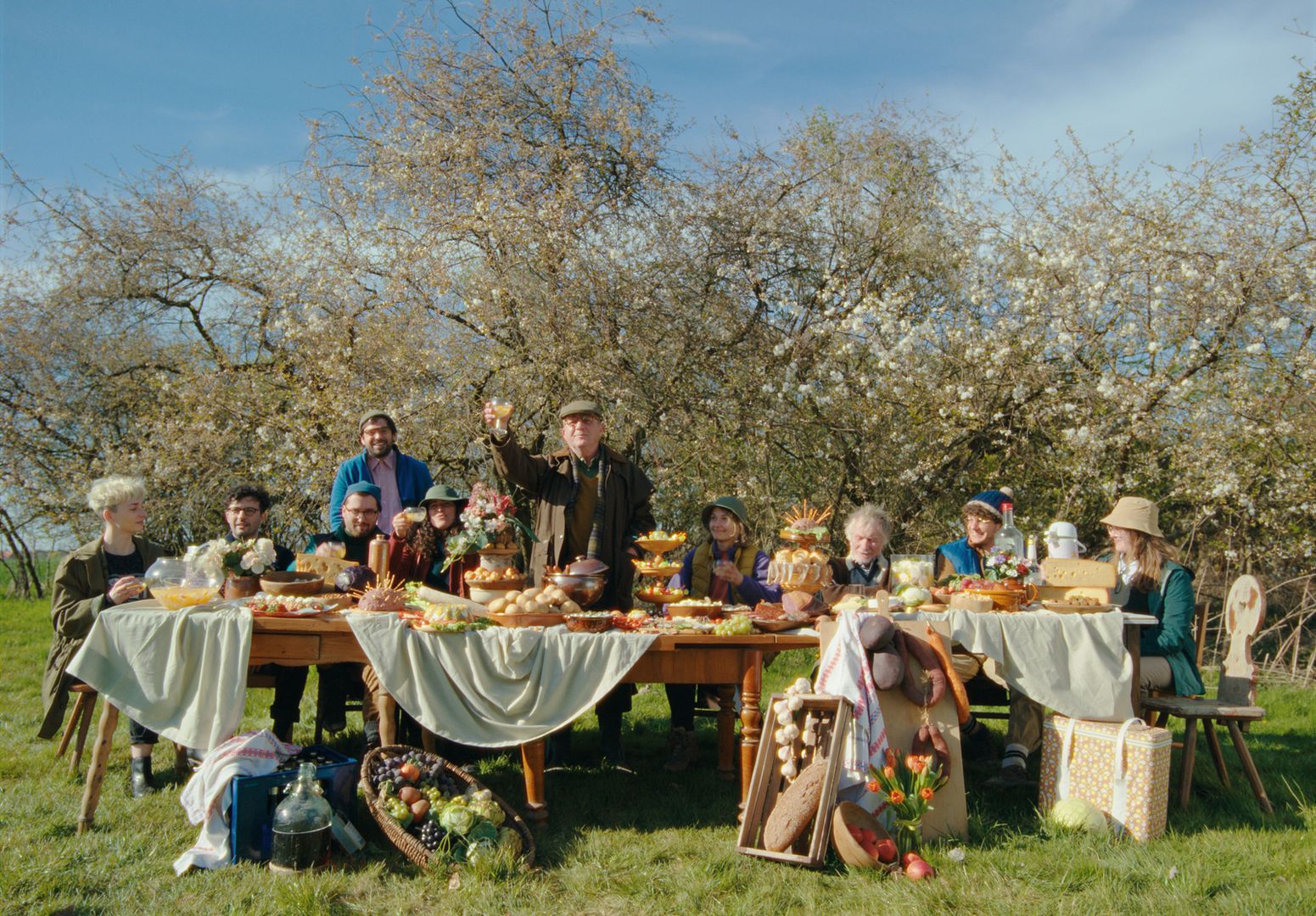 Rote Sterne überm Feld - 2025