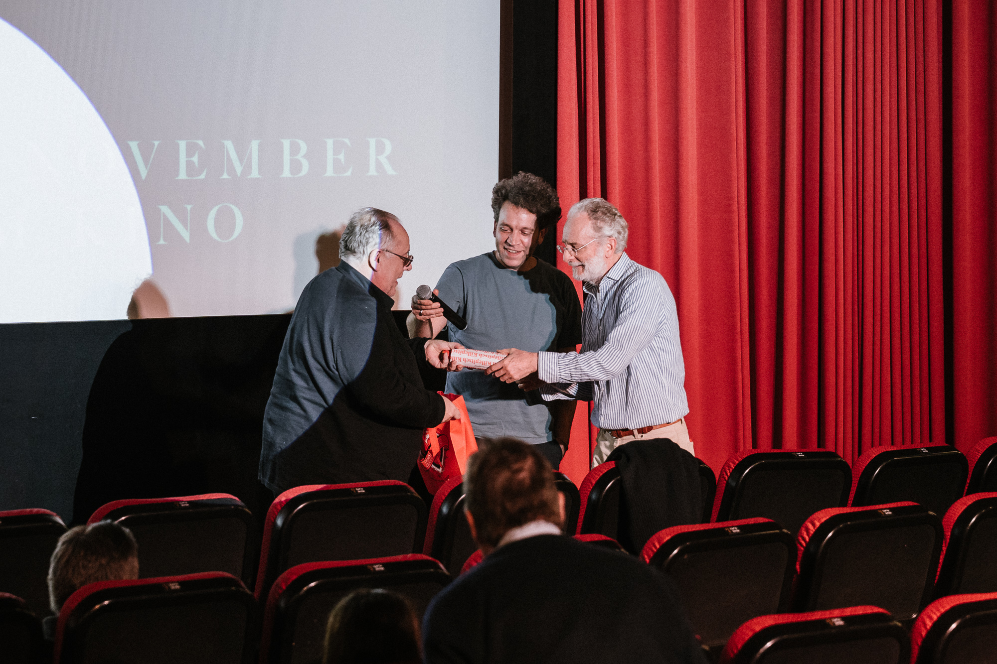 RÜCKKEHR NACH ITHAKA: Premiere im Cinema