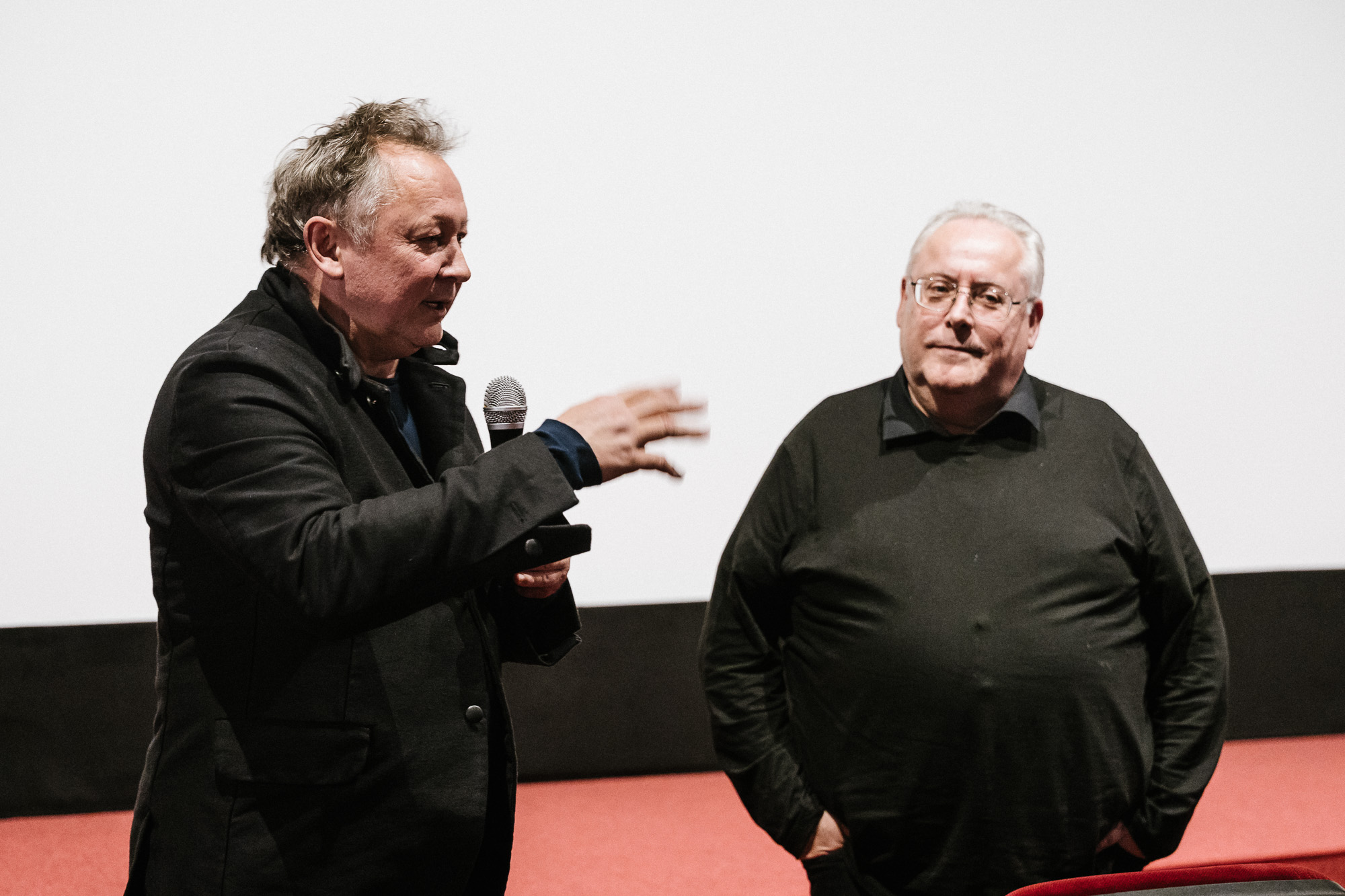 MANCHE MÖGEN'S FALSCH: Premiere im Metropol