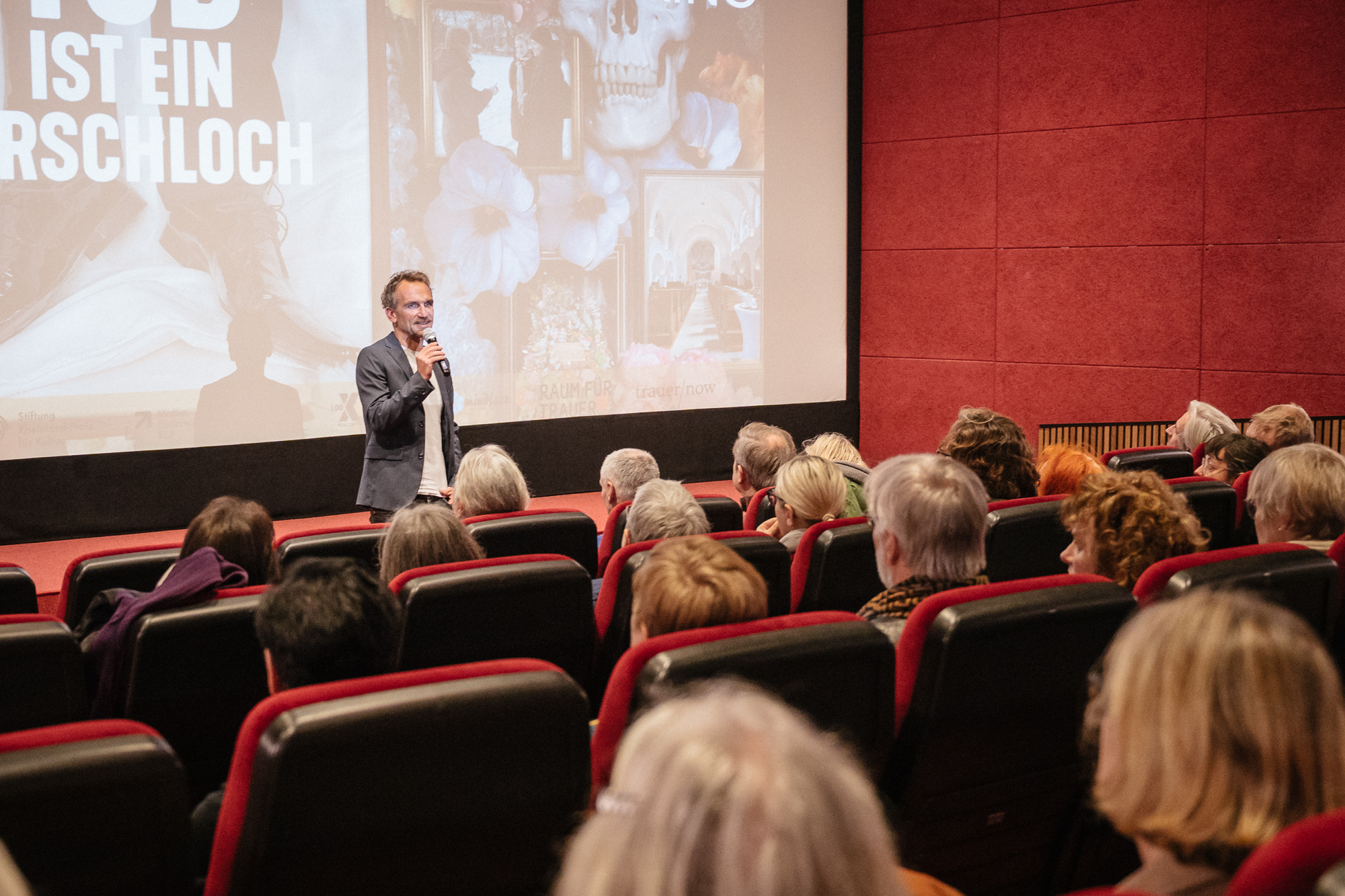 DER TOD IST EIN ARSCHLOCH: Premiere im Metropol