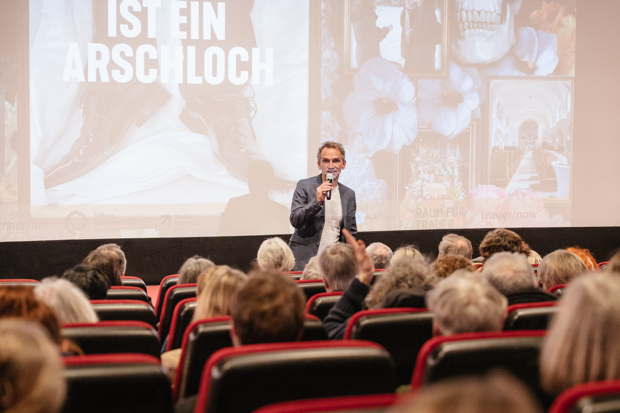DER TOD IST EIN ARSCHLOCH: Premiere im Metropol