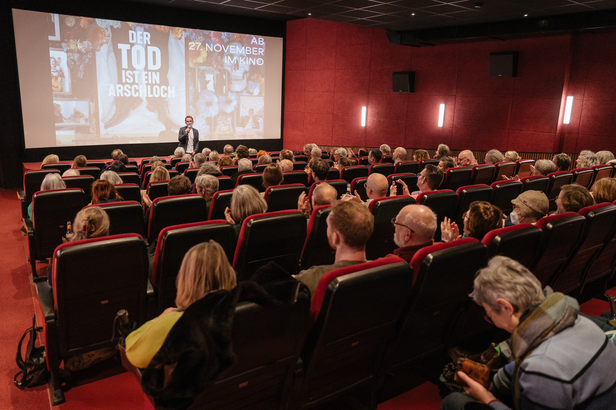 DER TOD IST EIN ARSCHLOCH: Premiere im Metropol