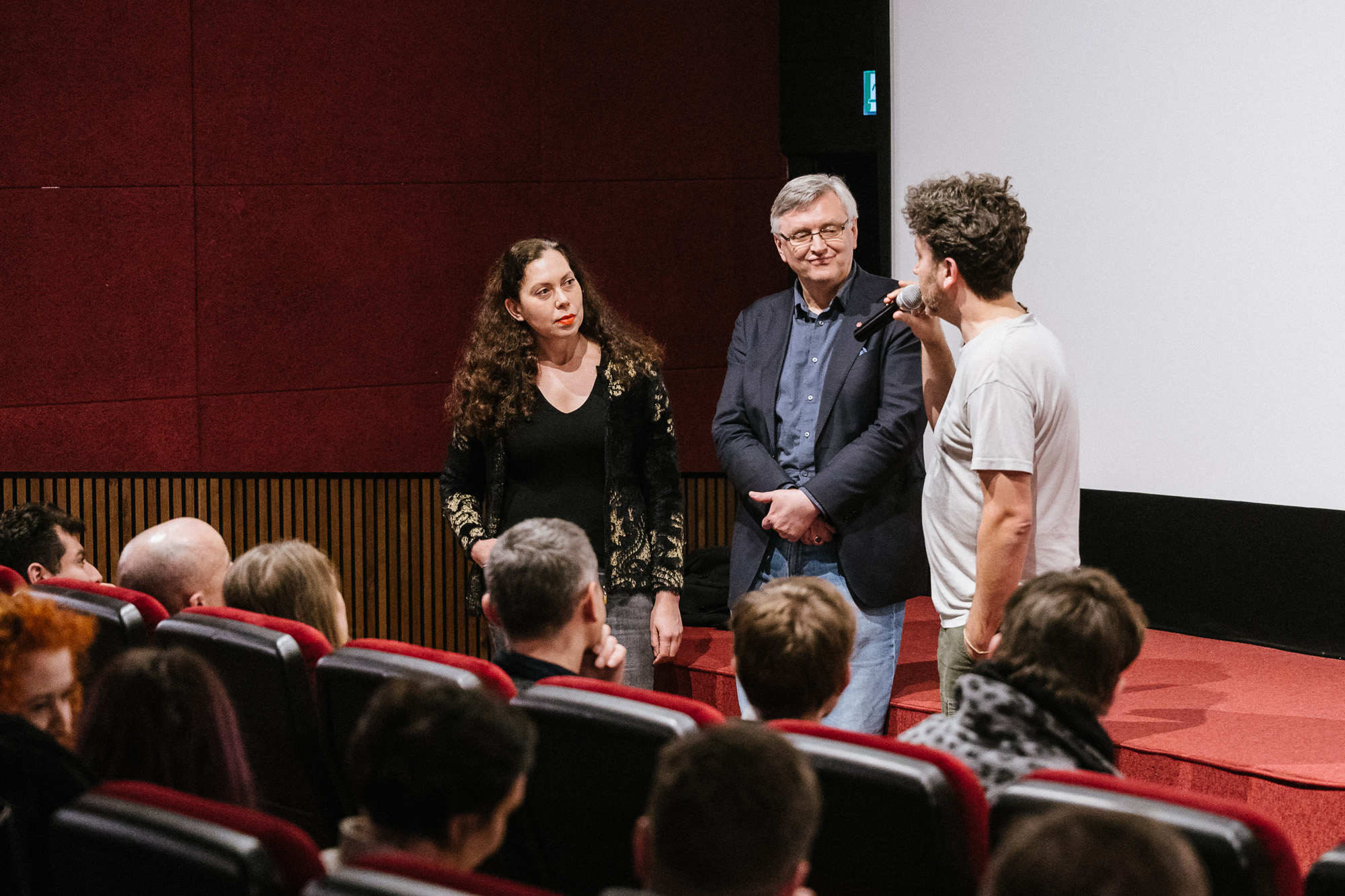 ZWEI STAATSANWÄLTE: Premiere im Metropol