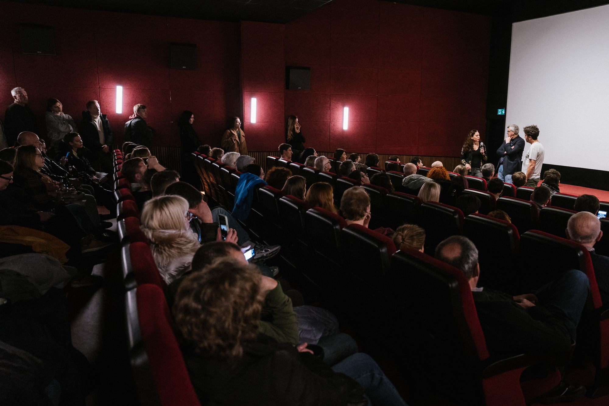 ZWEI STAATSANWÄLTE: Premiere im Metropol