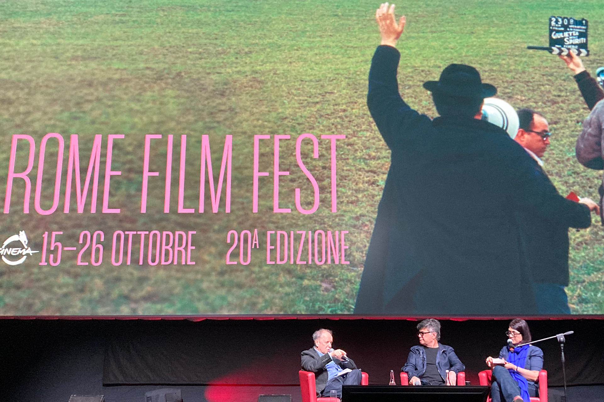Jafar Panahi (Mitte) bei seiner Masterclass auf dem Filmfest Rom