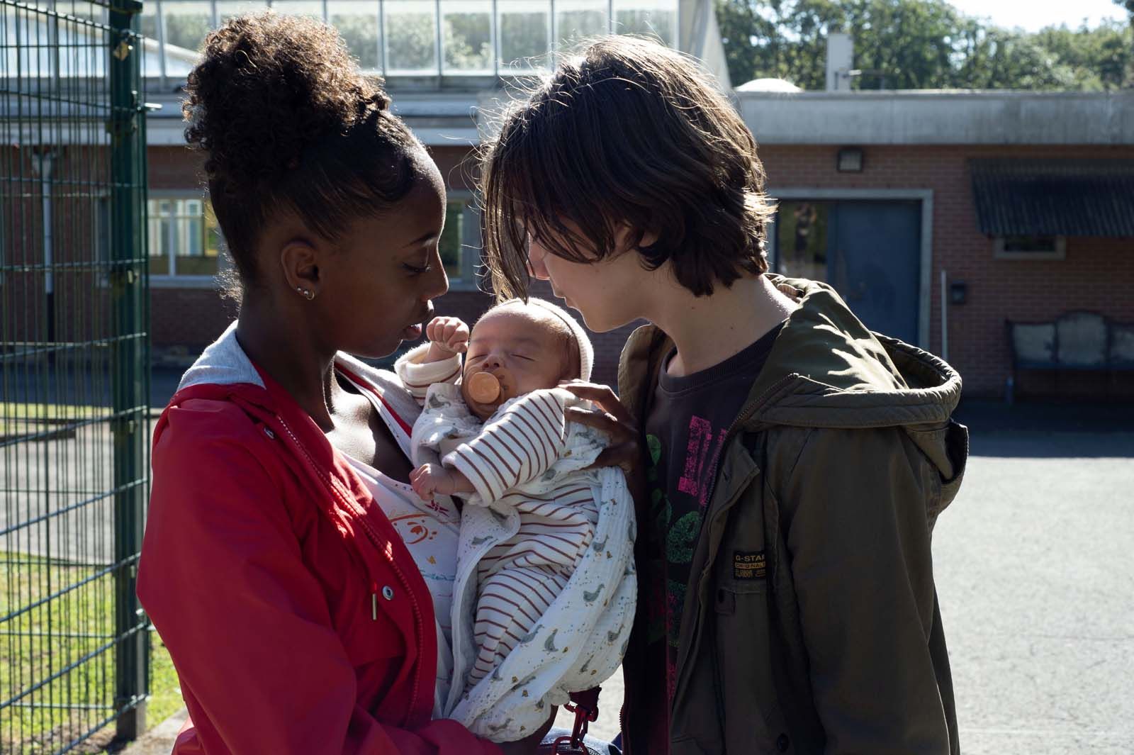 Junge Mütter - 2025