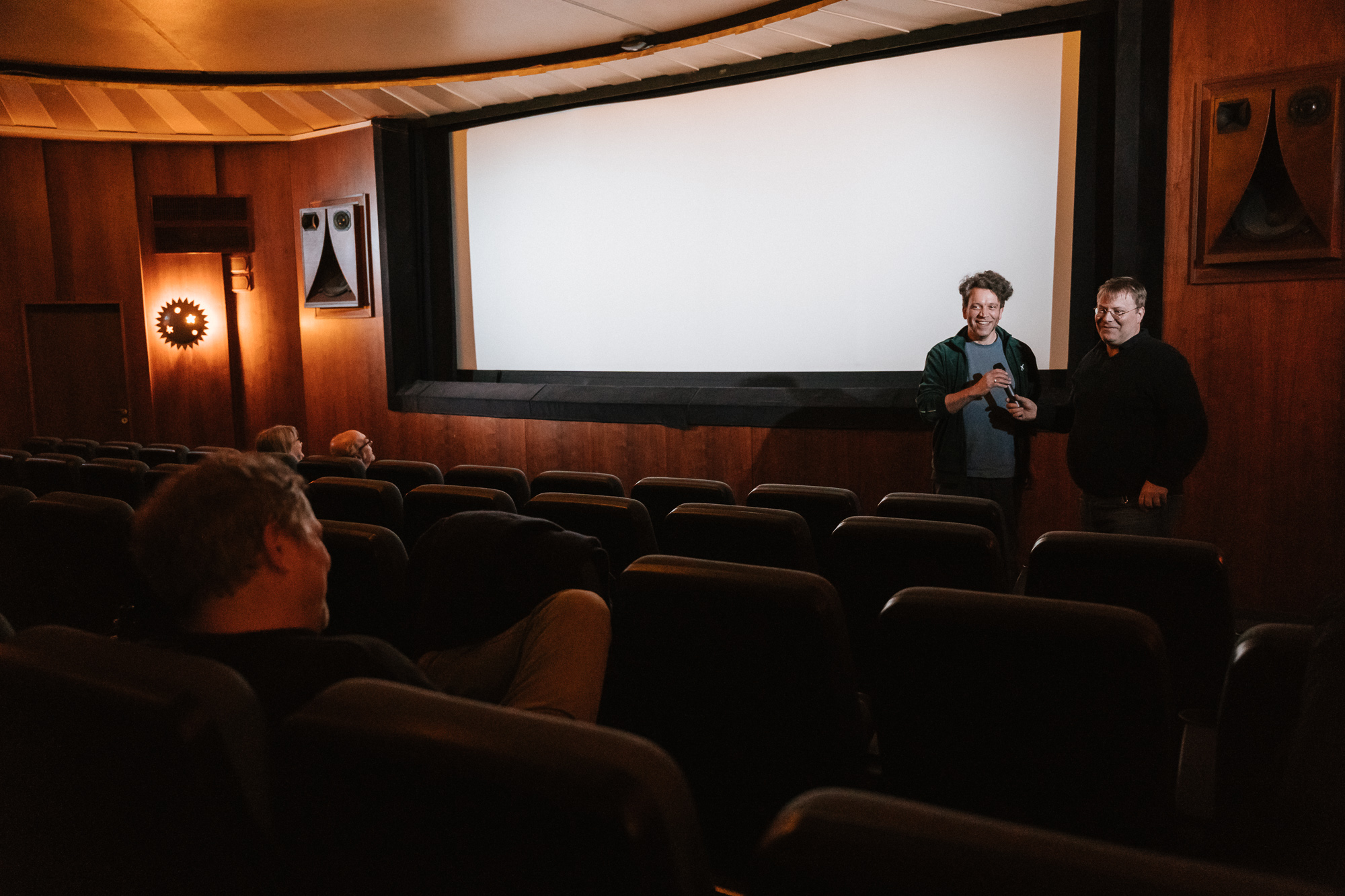 DER TOD WIRD KOMMEN: Premiere im Bambi