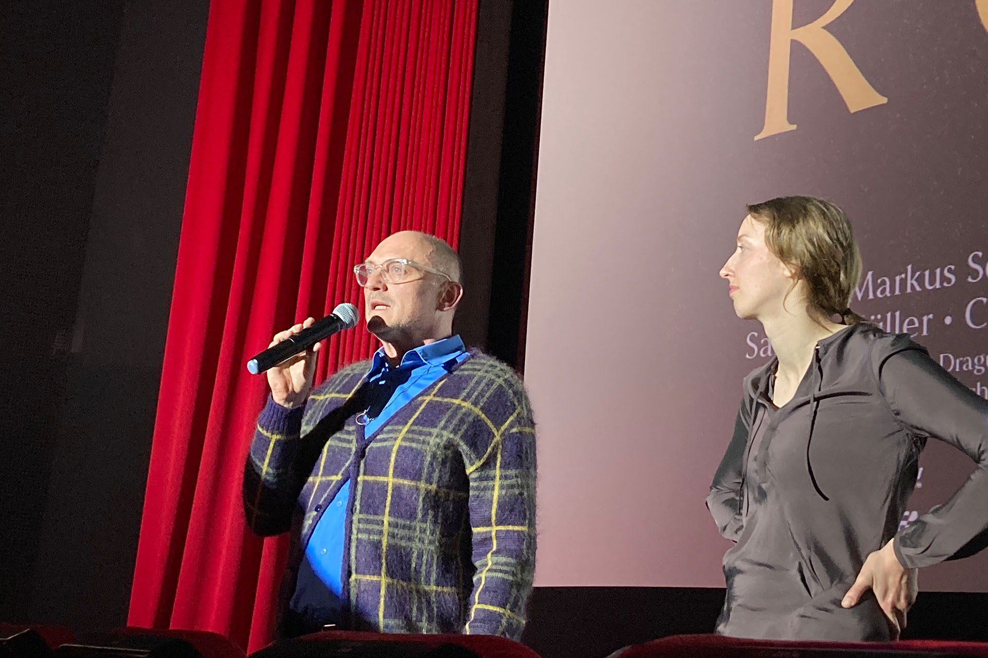 Regisseur Markus Schleinzer und Darstellerin Caro Braun im Publikumsgespräch nach der Vorführung von "Rose" im Cinema