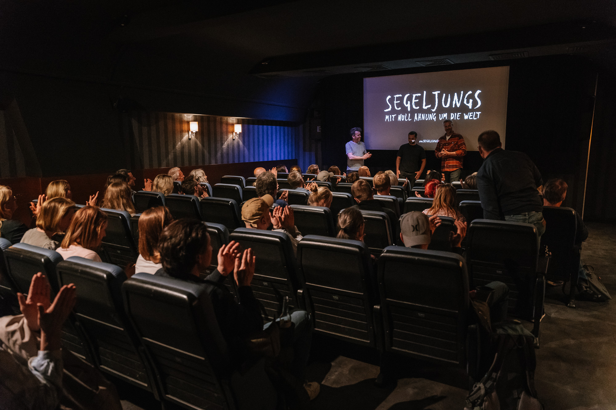 SEGELJUNGS: Premiere im Bambi