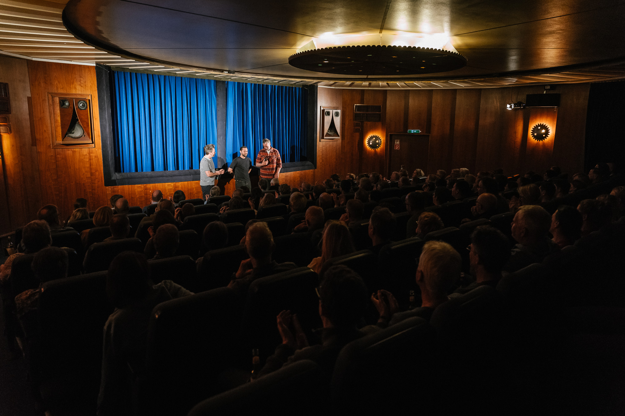 SEGELJUNGS: Premiere im Bambi