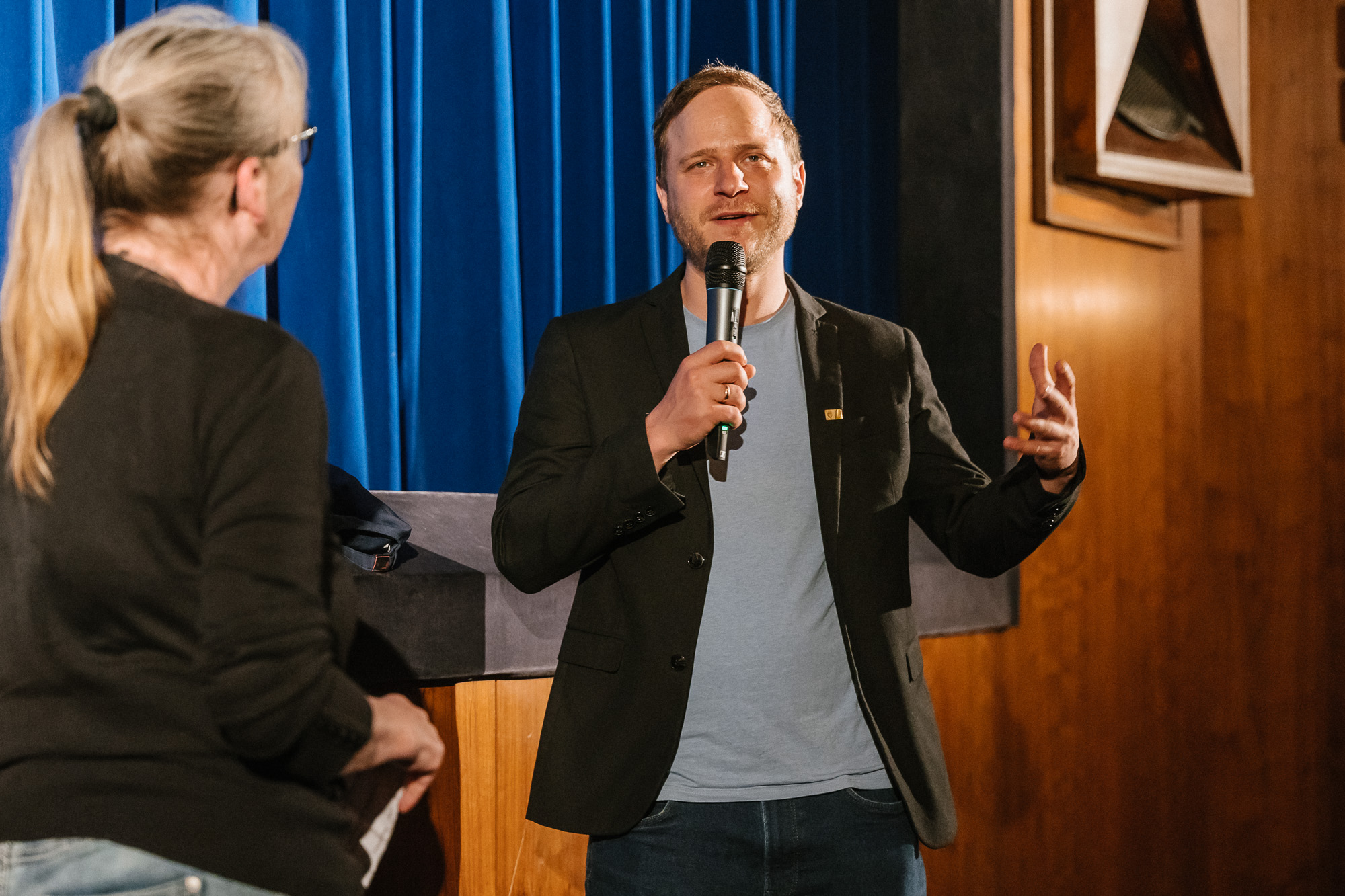 VIER MINUS DREI: Premiere im Bambi