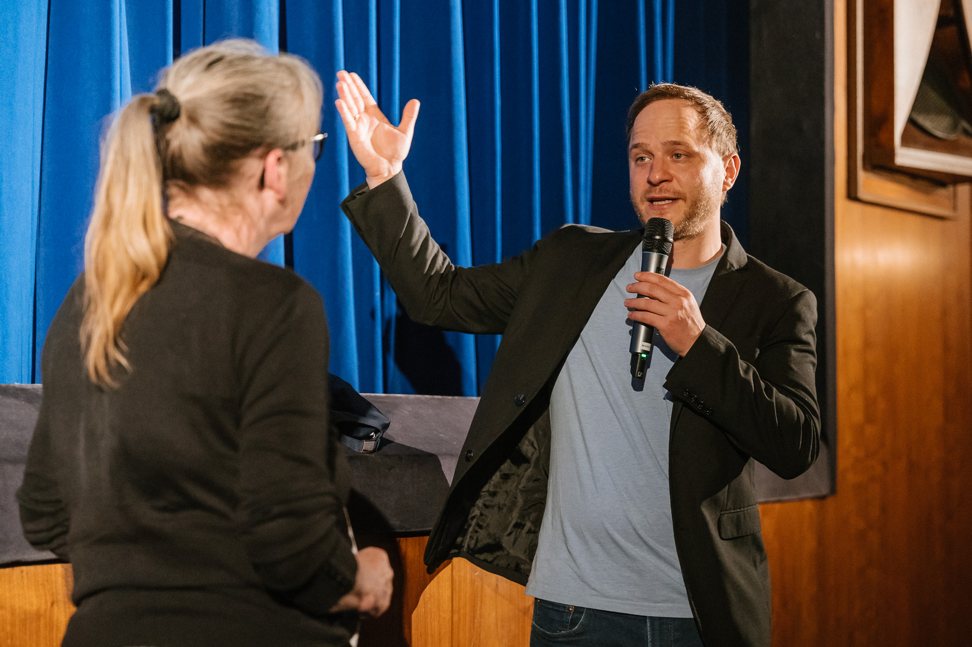 VIER MINUS DREI: Premiere im Bambi