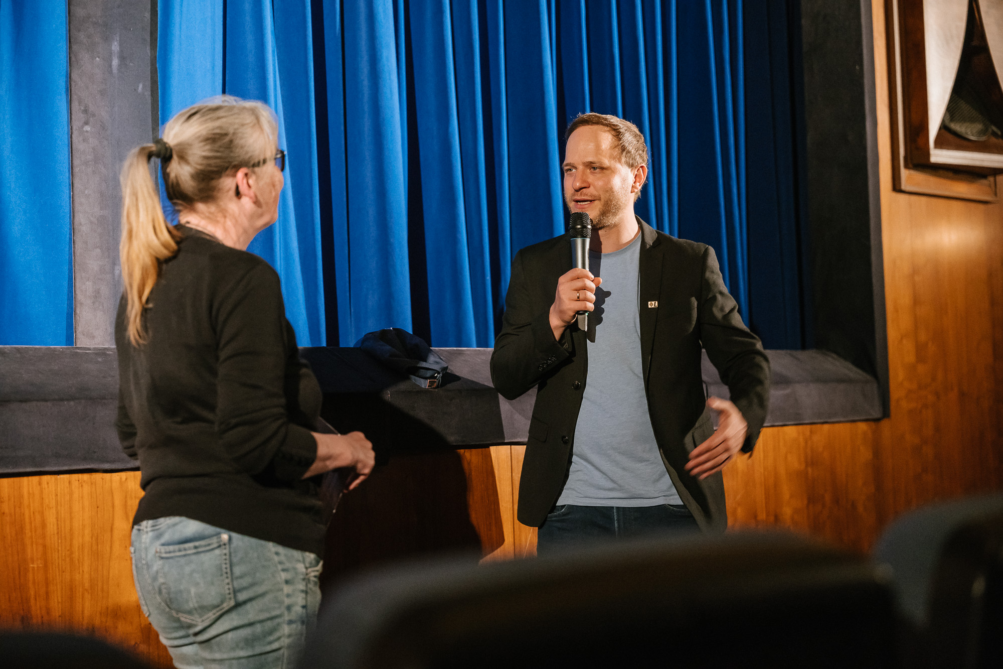 VIER MINUS DREI: Premiere im Bambi