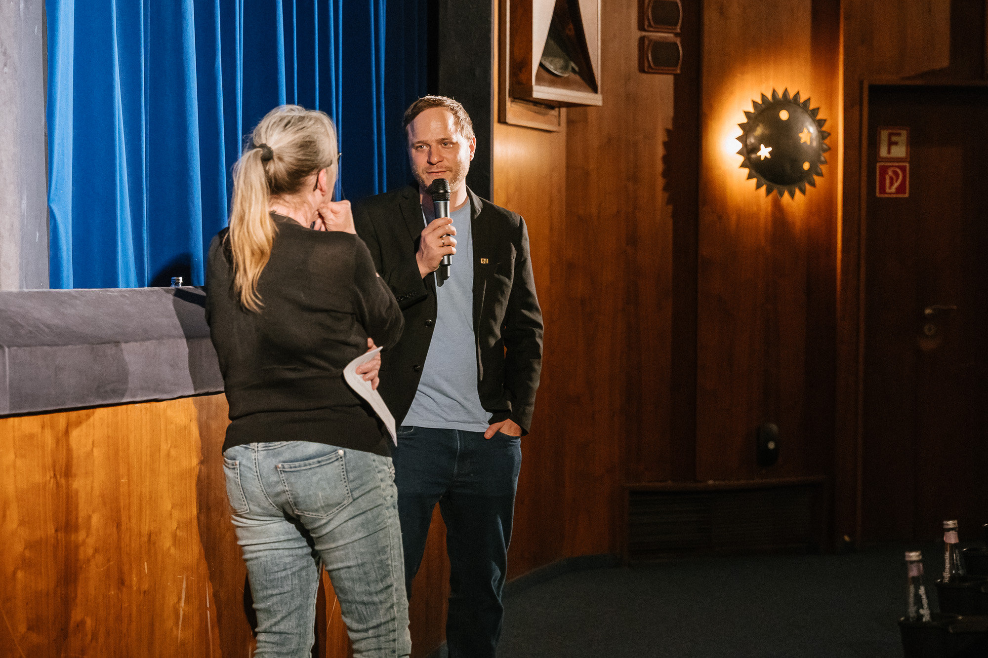 VIER MINUS DREI: Premiere im Bambi