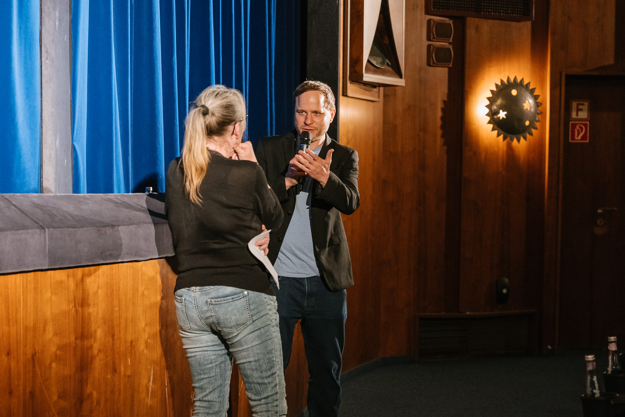 VIER MINUS DREI: Premiere im Bambi