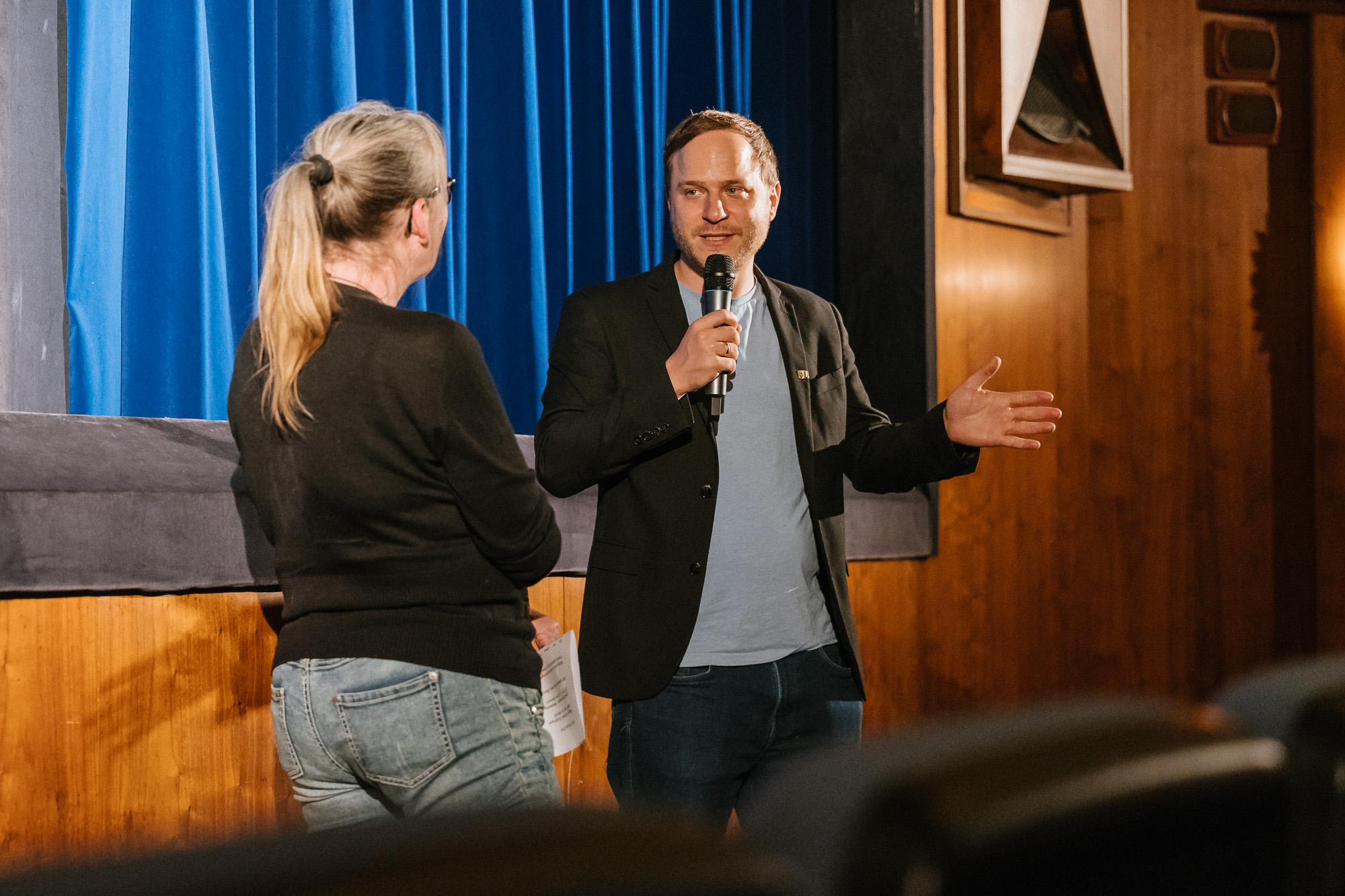 VIER MINUS DREI: Premiere im Bambi