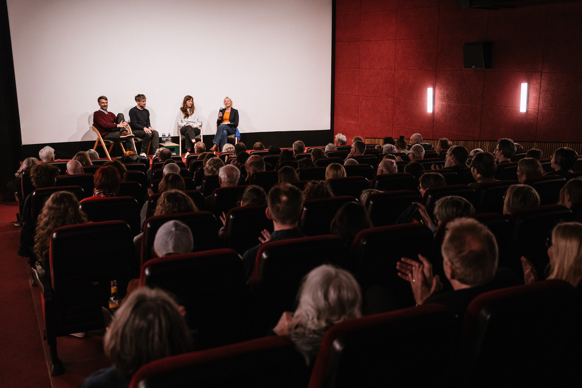 DAS GEWICHT DER WELT: Premiere im Metropol