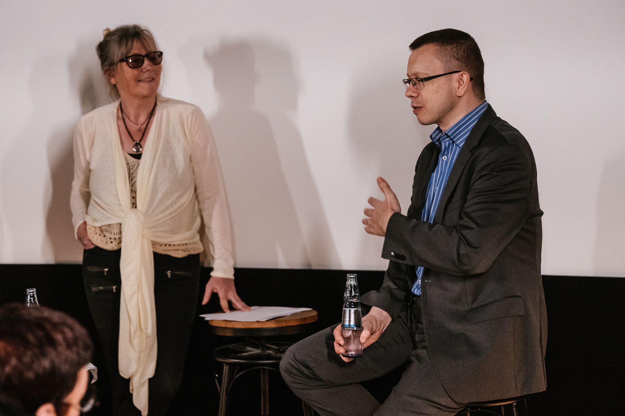 Investigativer Journalismus: Talk & Film im Metropol