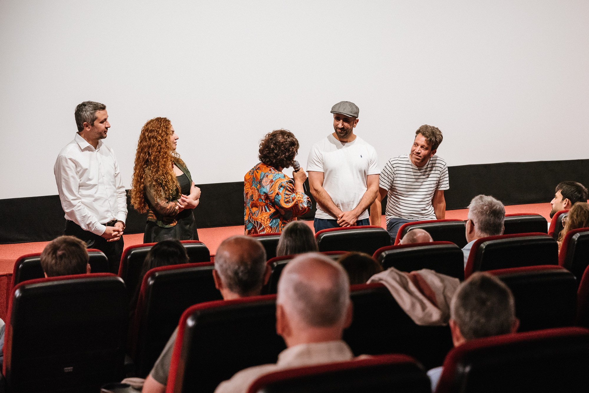 TO MY SISTERS: Premiere im Metropol