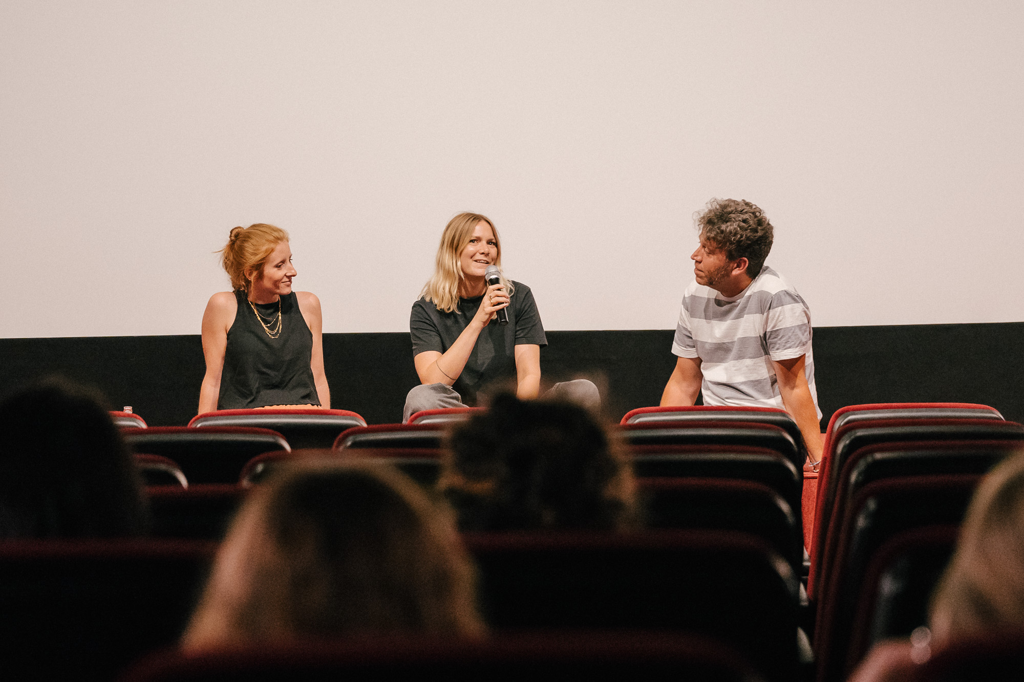 WHERE THE WAVES TOOK HER: Premiere im Metropol