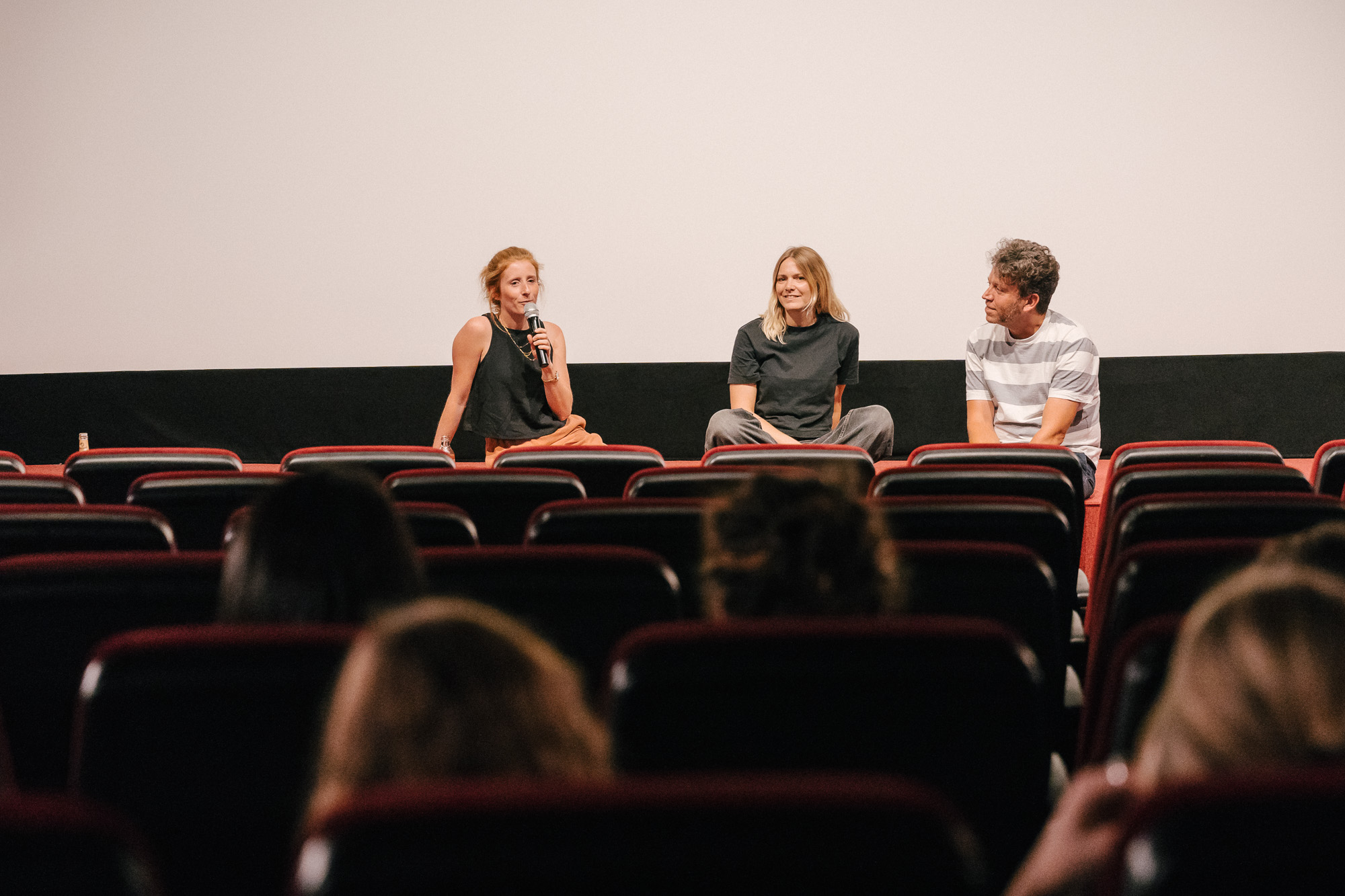 WHERE THE WAVES TOOK HER: Premiere im Metropol