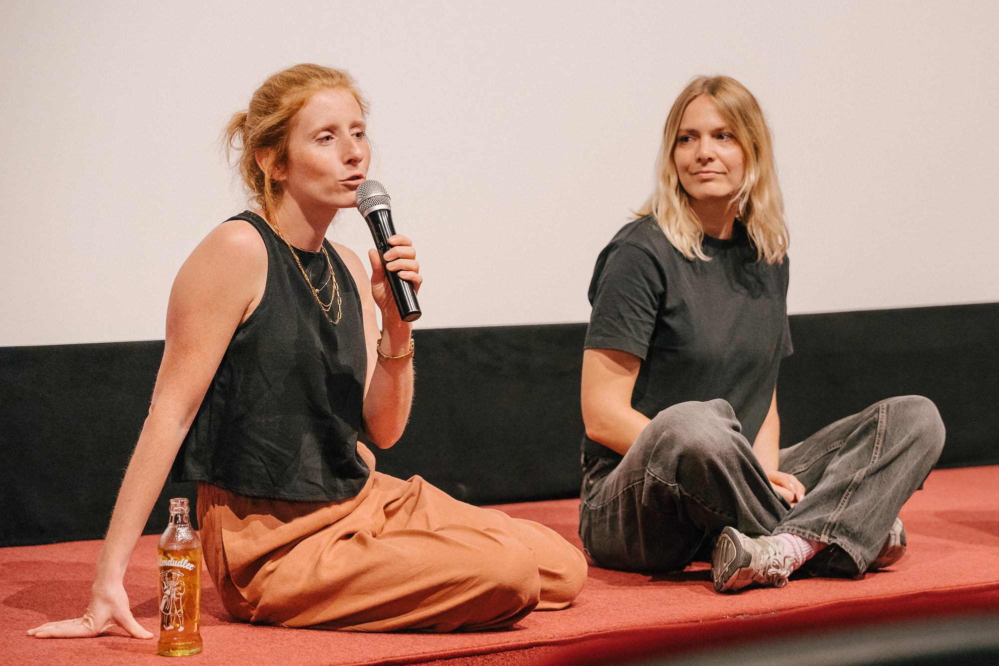WHERE THE WAVES TOOK HER: Premiere im Metropol